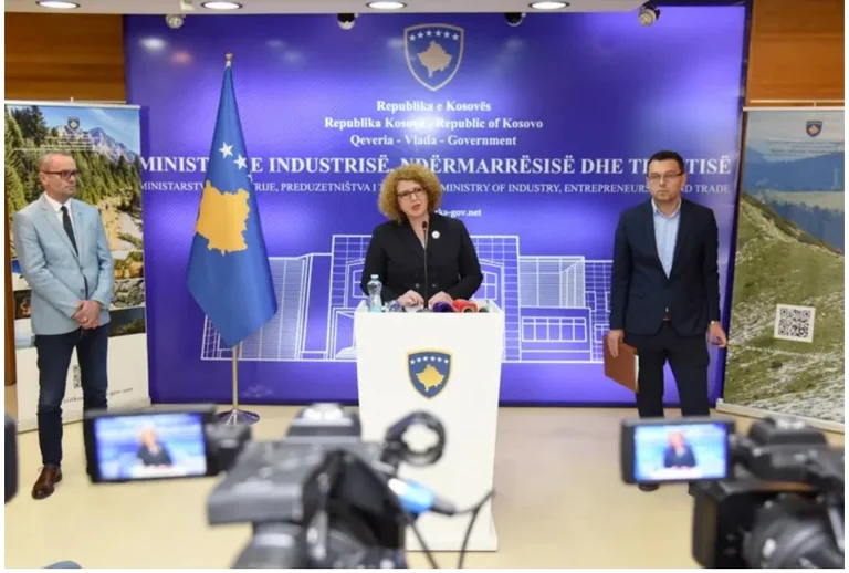Comunicación del ministerio de Roseta Hajdari: La propaganda de VV no pasa