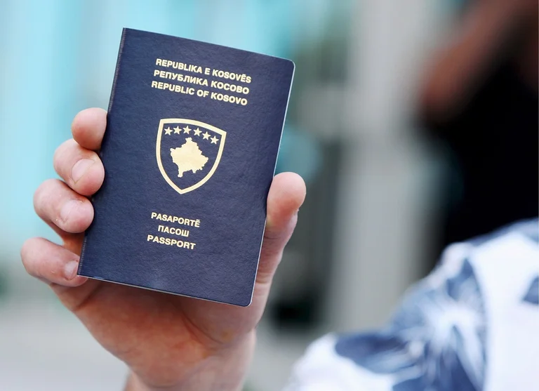 Cientos de quejas de los solicitantes alrededor de 30 euros de pago, Visa Metric, se les ordena pagar