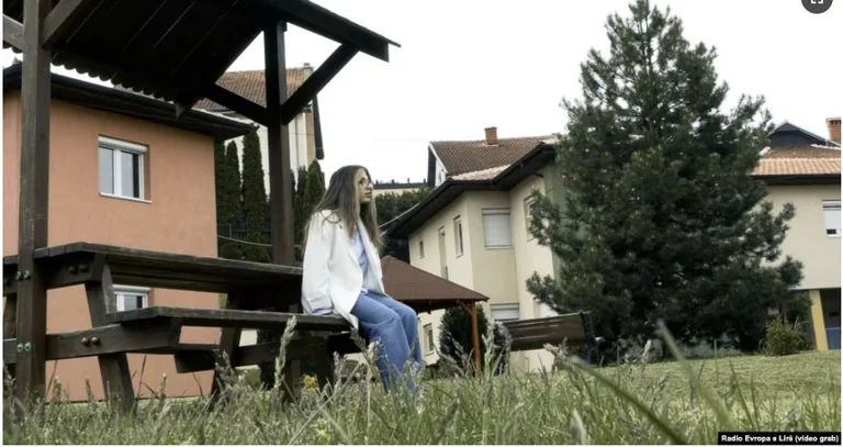 ¿Quién ayuda a los niños sin cuidado parental después de los 18 años?