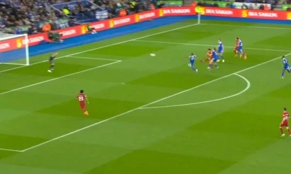 Quien vio la meta de Curtis Jones de Leicester era aterradora.