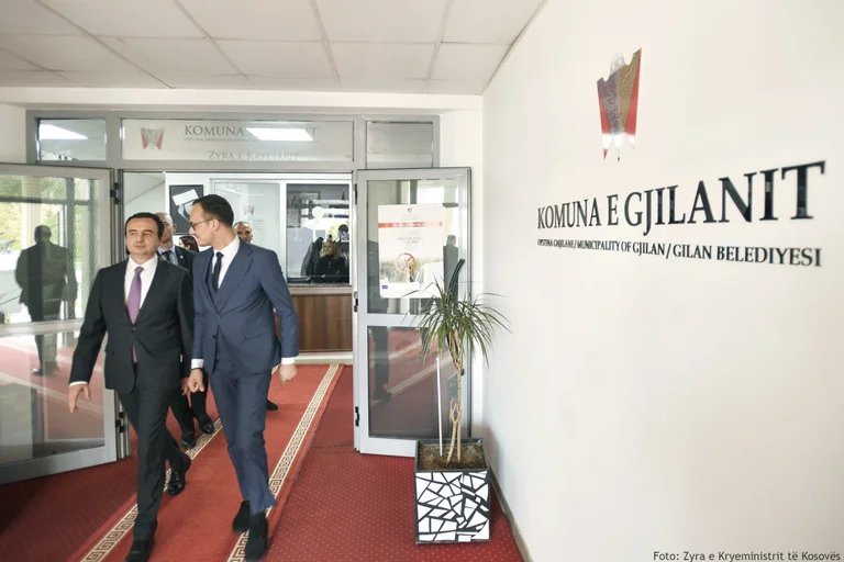 Entrar ante Kurt: el Ministro Murati no abre nuestro teléfono