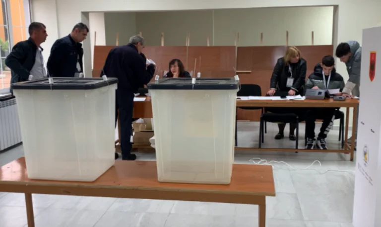 CEC: 927 intentos de doble voto en Albania