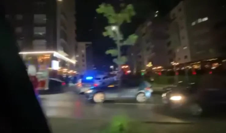 Accidente en Pristina, policía y ambulancia en la escena V. IDEO