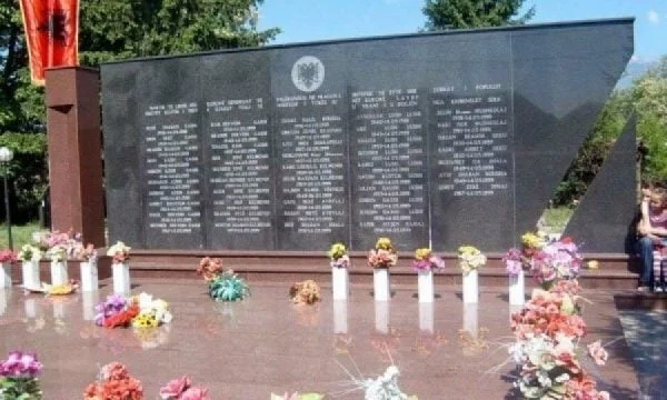 24 años de masacre serbia en Scilia