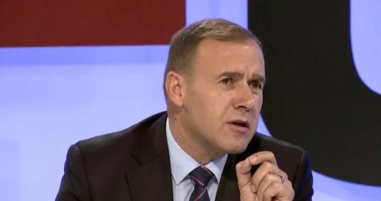 Berisha: Gobierno Kurti arriesgando el núcleo nacional hasta que exista estado