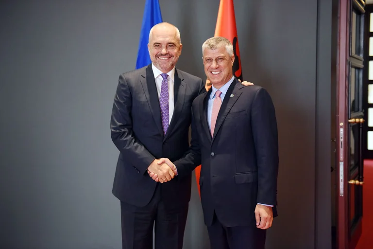 Edi Rama dice que va a limpiar la imagen Hashim Thaci para el tráfico de Hashim Thaci