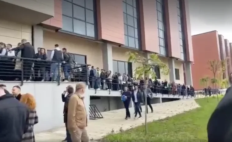 Hoy se celebra la primera parte del examen de Jurisprudencia, un gran número de candidatos