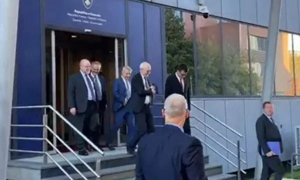 La reunión de Kurt con embajadores de la QUINT termina, no declarada para los medios