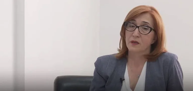 Pse ka mungesë të dioksidit të karbonit në QKUK?