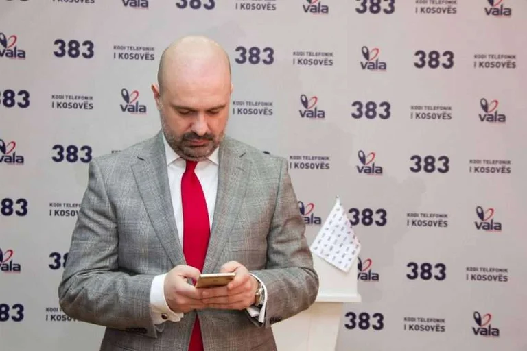 Agron Mustafa s’ka qasje në telefon prej kur iu ngrit aktakuza