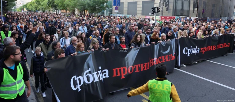 Principales protestas tras matanzas masivas en Serbia