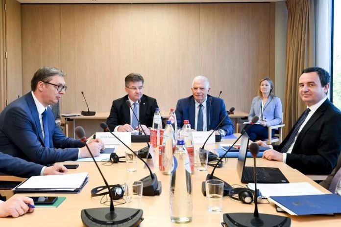 Kurti dhe Vuçiq miratojnë Deklaratën për të Zhdukurit