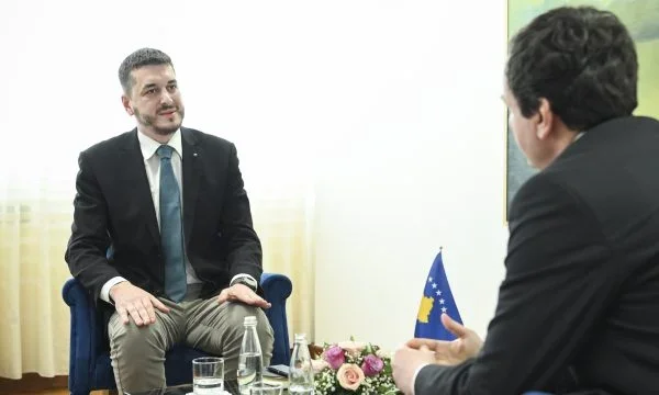Kurti emëron edhe një zëvendësministër në Ministrin e Arsimit