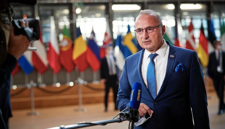 Kryediplomati kroat sot takohet me Kurtin dhe Gërvallën