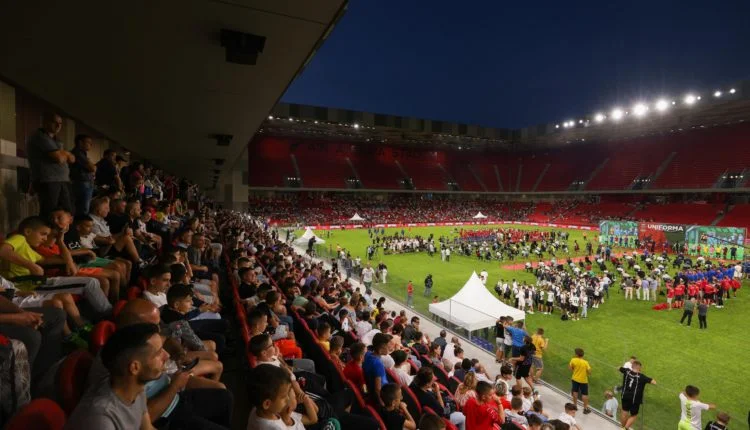 Finalja e Kupës së Greqisë në futboll pritet të luhet në “Air Albania”