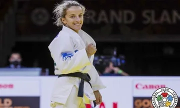 Krasniqi Distria leitet zum Weltviertelfinale