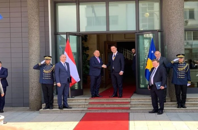 Konjufca pret në takim kryetarin e Kuvendit të Austrisë