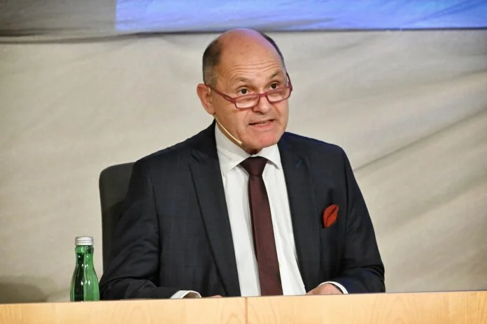 Kryetari i Parlamentit të Austrisë nesër me vizitë në Kosovë, takohet me Konjufcën