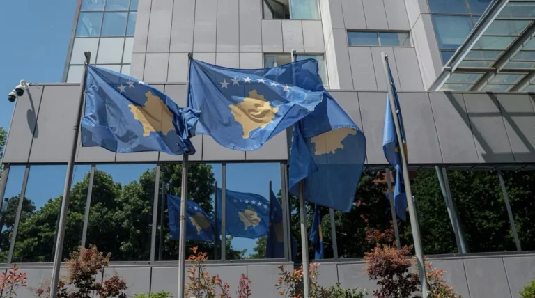 Ekspertët paralajmërojnë se vendi mund të varfërohet edhe më tepër, kërkojnë masa urgjente nga Qeveria