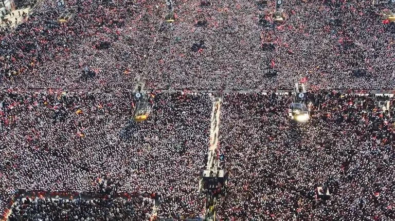 Erdogan mban tubim në Stamboll, pretendon se iu mblodhën 1 milion e 700 mijë njerëz