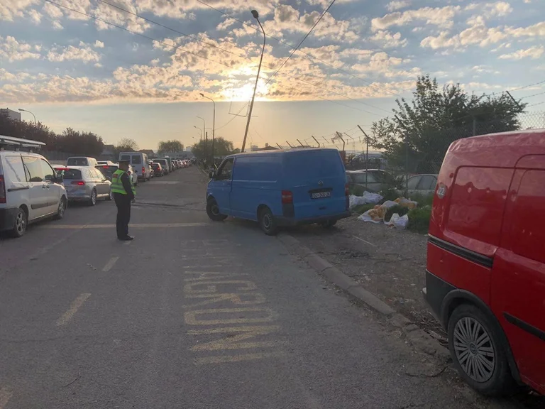 Inspekcioni e policia aksion në afërsi të Tregut të Veturave