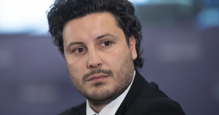 Abazoviq: Unë i kam thënë ambasadores të votojë për Kosovën në KE