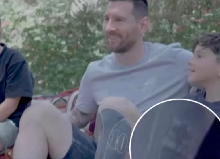 Messi ‘çmend’ tifozët e Parisit – Bën tatuazh logon e Barcelonës