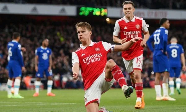 Arsenali e fiton me lehtësi derbin ndaj Chelseat