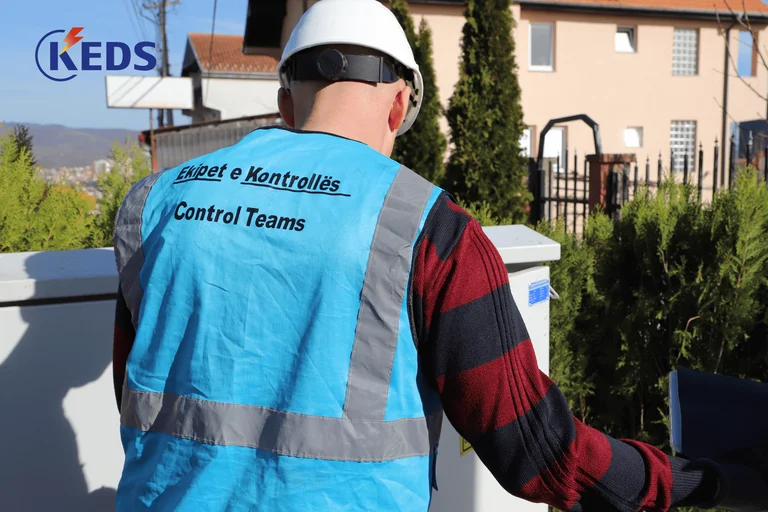 KEDS zë për një javë afër 200 konsumatorë duke e keqpërdorur energjinë elektrike