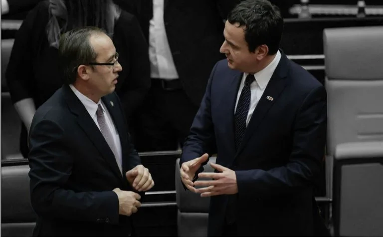 Hoti: Negocimi i statutit të Asociacionit- veprim i një politikani që shkel mbi çdo gjë për ta ruajtur pushtetin