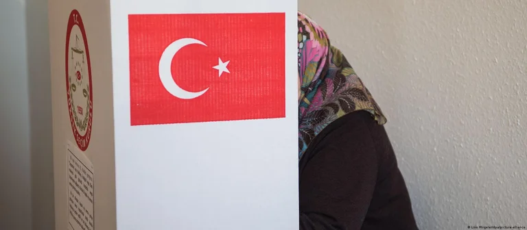 “Mund të bëhet më keq” – Gratë para zgjedhjeve në Turqi