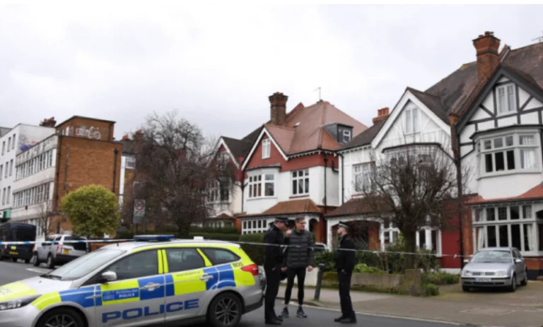 Stab attack at a nightclub in Britain, one dead and seven wounded