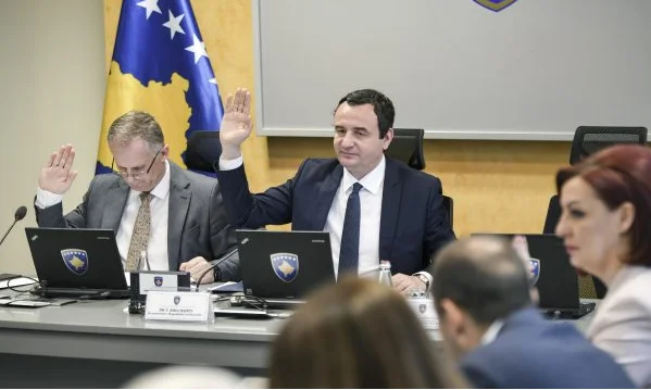 “Gjumi” i kushtueshëm i zyrtarëve të shtetit