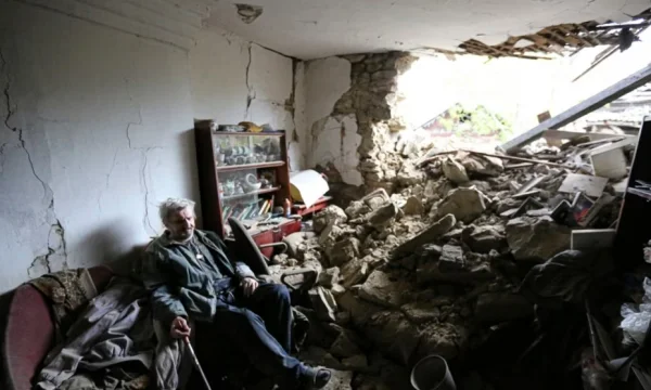Bombings in Donnetsk, civil injuries, and destruction of several residential buildings