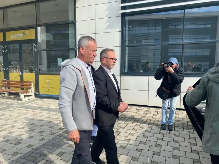 Incluso el partido del presidente en defensa de Nagip Krasniqi, Statovci elogia su trabajo en KEK