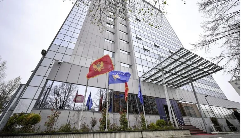 La influencia serbia-rusa en Montenegro, municipio de Zeta inició una declaración para atraer el reconocimiento de Kosovo