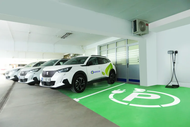 KEDS &amp; KESCO para un ambiente limpio compra y utiliza coches eléctricos