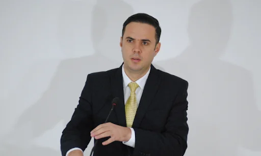 Obadiah: Kurt trajo más que asociación, cometió este error de capital