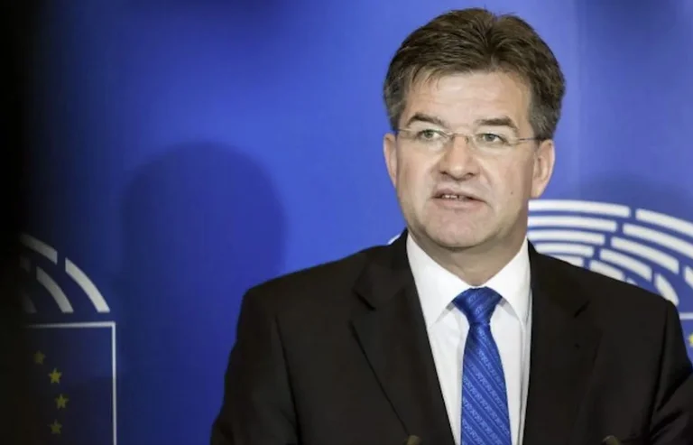 Lajcak: Serbia disolvió estructuras paralelas, pero Kosovo no creó asociación