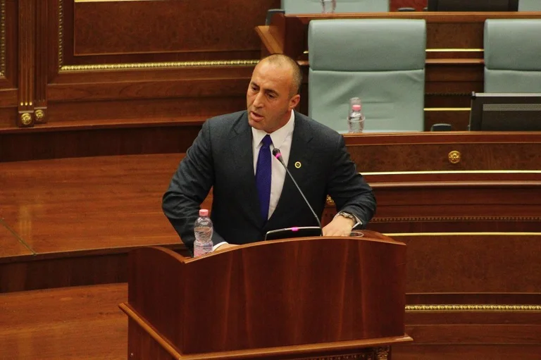 Haradinaj: El Primer Ministro protegió al hombre corrupto, no al fiscal, Kurt es el jefe de los corruptos.