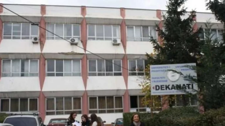Esta es una decisión que allana el camino para los asistentes de la Facultad de Medicina, convirtiéndose fácilmente en profesores (Dok)