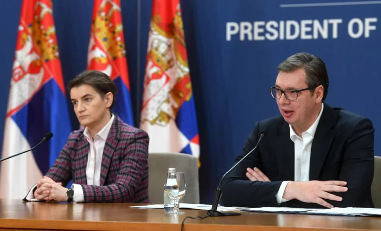 E turpshme: Bërnabiq thotë se zyrtarët serbë nuk e kanë vendin në Srebrenicë pa u ndjekur penalisht personat që sulmuan Vuçiqin