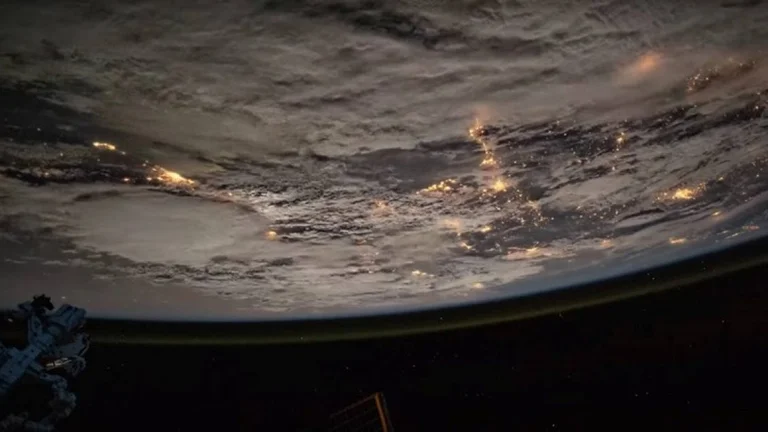 NASA publica una vista espectacular de la Tierra desde el espacio
