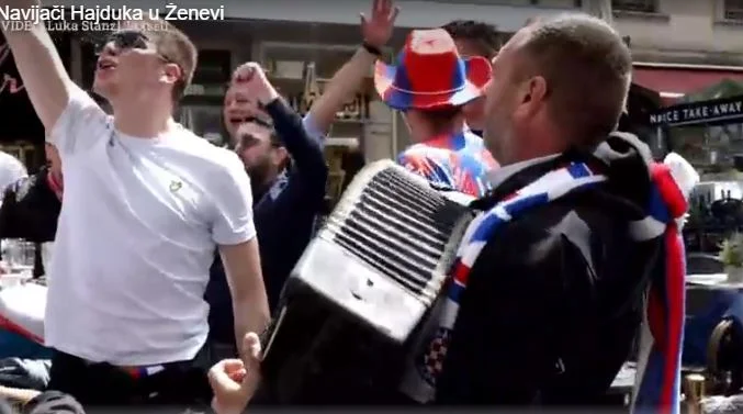 Los fanáticos croatas donan espectáculos en apoyo de Hajduk frente a la final de la Liga de Campeones Junior