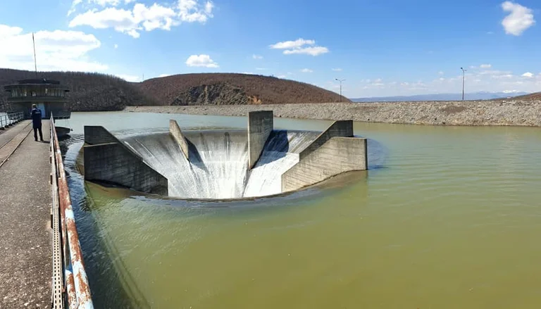 Batlava Le lac demeure au niveau maximal, avec une tendance au déclin progressif