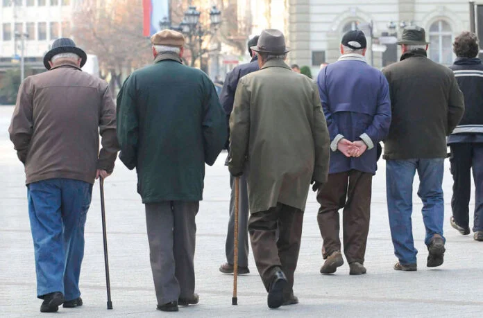 Rapport de l'OMS: 1 Albanais de plus de 60 ans sur 3 n'a pas de dents dans la bouche