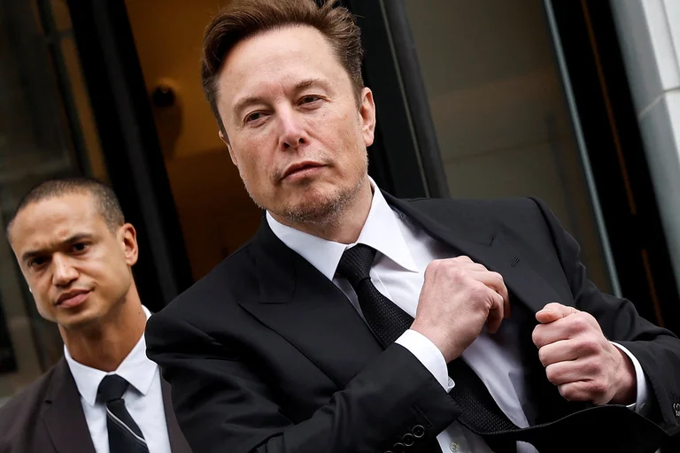 Elon Musk pierde activos el doble del presupuesto de este país