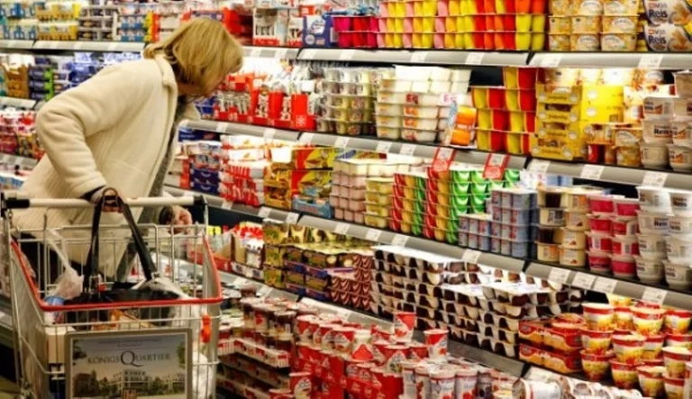 Bajram Night, los ciudadanos apenas llenan cestas debido a los precios