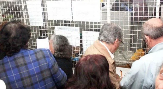 “pensionnaires soutenus sur le mur” dans l'État le plus pauvre d'Europe