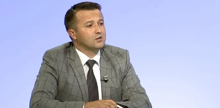 Berisha: No tengo una decisión constitucional clara, es extraño